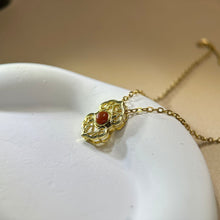 Load image into Gallery viewer, Carnelian Pendant 南红玛瑙镶嵌吊坠
