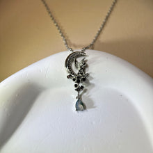 Load image into Gallery viewer, Moss Agate Angle Moon Pendant 水草玛瑙镶嵌天使月亮吊坠
