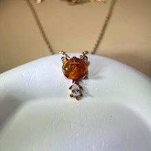 将图片加载到图库查看器，Amber Tiger Pendant 花珀琥珀镶嵌老虎吊坠
