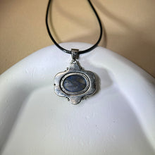 将图片加载到图库查看器，Labradorite Pendant Necklace 拉长石灰月光石镶嵌吊坠项链
