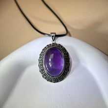 Load image into Gallery viewer, Amethyst Pendant Necklace 紫水晶镶嵌吊坠项链
