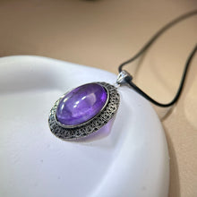 Load image into Gallery viewer, Amethyst Pendant Necklace 紫水晶镶嵌吊坠项链
