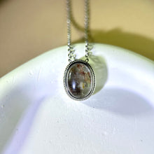 Load image into Gallery viewer, Phantom Quartz Pendant 幽灵水晶镶嵌吊坠
