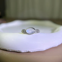 Load image into Gallery viewer, Moonstone Adjustable Ring 冰长石月光石镶嵌活口戒指
