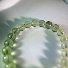 Load image into Gallery viewer, Green Prehnite White Nephrite Flower Beads Bracelet 绿色葡萄石和田玉白玉花朵手串
