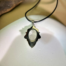 Load image into Gallery viewer, Clear Quartz Pendant Necklace 白水晶镶嵌吊坠项链
