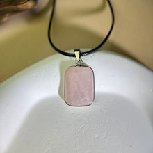 将图片加载到图库查看器，Rose Quartz Pendant Necklace 粉水晶吊坠项链
