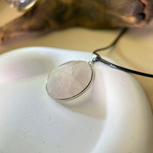 Rose Quartz Pendant Necklace 粉水晶吊坠项链