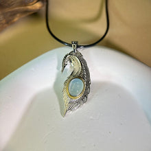 Load image into Gallery viewer, Aquamarine Feather Pendant Necklace 海蓝宝镶嵌吊坠项链
