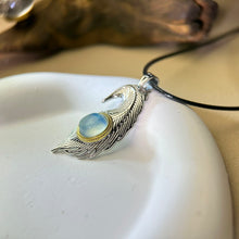 将图片加载到图库查看器，Aquamarine Feather Pendant Necklace 海蓝宝镶嵌吊坠项链
