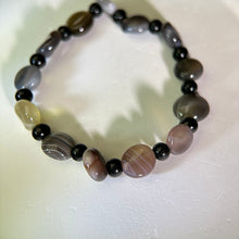 Load image into Gallery viewer, Botswana Agate Beads Bracelet 波斯湾玛瑙手串
