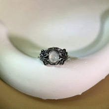 Load image into Gallery viewer, Moonstone Adjustable Ring 冰长石月光石镶嵌活口戒指
