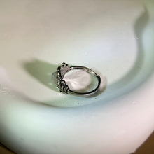 Load image into Gallery viewer, Moonstone Adjustable Ring 冰长石月光石镶嵌活口戒指
