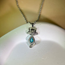 Load image into Gallery viewer, Swiss Blue Topaz Cat Pendant 瑞士蓝托帕石镶嵌吊坠
