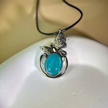 Load image into Gallery viewer, Amzonite Pendant Necklace 天河石镶嵌吊坠项链
