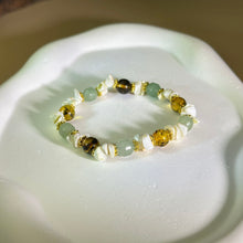 将图片加载到图库查看器，Green Aventurine Amber White Mother of Pearl Beads Bracelet 绿色东陵玉药珀琥珀白色贝母手串
