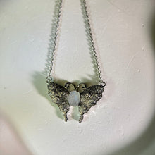 Load image into Gallery viewer, Moonstone Butterfly Pendant Necklace 冰长石月光石镶嵌蝴蝶吊坠项链
