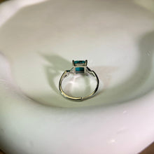 Load image into Gallery viewer, Blue Turquoise Adjustable Ring 蓝色松石镶嵌活口戒指
