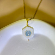 Load image into Gallery viewer, Aquamarine White Mother of Pearl Pendant 海蓝宝白色贝母吊坠
