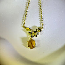 Load image into Gallery viewer, Amber Pendant Necklace 金珀琥珀镶嵌吊坠项链
