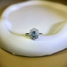 Load image into Gallery viewer, London Blue Topaz Adjustable Ring 伦敦蓝托帕石镶嵌活口戒指
