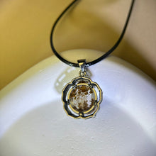 Load image into Gallery viewer, Phantom Quartz Pendant Necklace 幽灵水晶镶嵌吊坠项链
