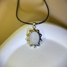 Load image into Gallery viewer, Moonstone Pendant Necklace 月光石冰长石镶嵌吊坠项链
