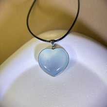 Load image into Gallery viewer, Aquamarine Love Heart Pendant Necklace 海蓝宝爱心吊坠项链
