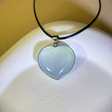 Load image into Gallery viewer, Aquamarine Love Heart Pendant Necklace 海蓝宝爱心吊坠项链
