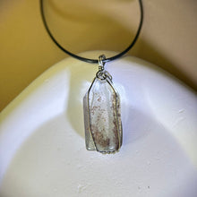 将图片加载到图库查看器，Phantom Quartz Pendant Necklace 幽灵水晶吊坠项链
