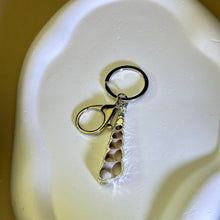 Load image into Gallery viewer, Sea Conch Shell Slice Ornament Key Ring Bag Charm 海螺壳挂饰钥匙扣包挂
