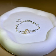 Load image into Gallery viewer, White Freshwater Pearl Bracelet 白色淡水珍珠手链
