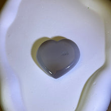 Load image into Gallery viewer, Grey Agate Love Heart 灰玛瑙爱心
