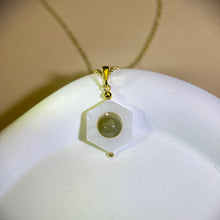 将图片加载到图库查看器，Green Jade White Mother of Pearl Pendant 糯冰油绿翡翠白色贝母吊坠
