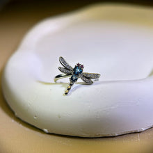 将图片加载到图库查看器，London Blue Topaz Dragonfly Adjustable Ring 伦敦蓝托帕石镶嵌蜻蜓活口戒指
