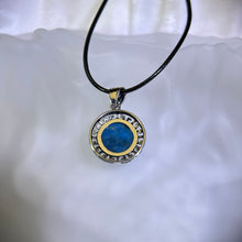 将图片加载到图库查看器，Blue Apatite Pendant Necklace 蓝磷灰镶嵌吊坠项链
