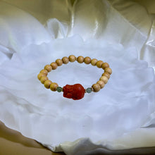 将图片加载到图库查看器，Thuja Wood Carnelian PiXIU Beads Bracelet 崖柏木南红玛瑙貔貅手串
