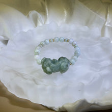 将图片加载到图库查看器，Green Jade PIXIU Beads Bracelet 糯种豆色翡翠貔貅手串
