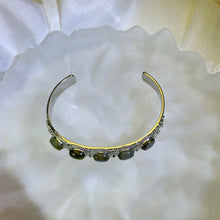 Load image into Gallery viewer, Labradorite Adjustable Bangle 拉长石灰月光石镶嵌活口手镯
