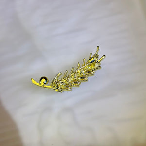 White Freshwater Pearl Ear of Wheat Brooch 白色淡水珍珠镶嵌麦穗胸针