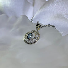 Load image into Gallery viewer, London Blue Topaz Pendant 伦敦蓝托帕石镶嵌吊坠
