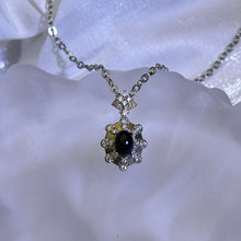 Load image into Gallery viewer, Black Opal Pendant 黑色欧泊镶嵌吊坠
