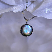 Load image into Gallery viewer, PAUA Abalone Shell Pendant 鲍贝镶嵌吊坠
