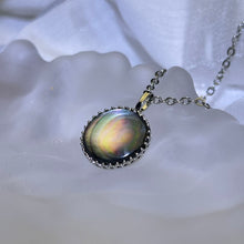 Load image into Gallery viewer, PAUA Abalone Shell Pendant 鲍贝镶嵌吊坠
