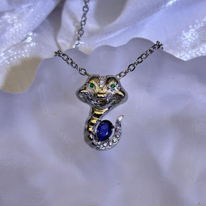 Blue Sapphire Snake Pendant 蓝色蓝宝石镶嵌蛇吊坠