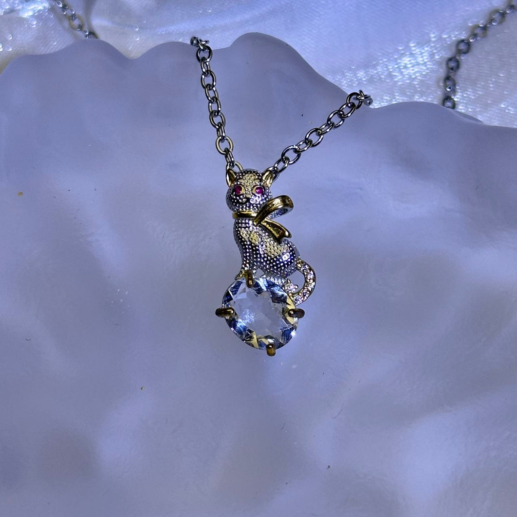 Clear Quartz Cat Pendant 白水晶镶嵌猫咪吊坠