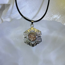 Load image into Gallery viewer, Phantom Quartz Pendant Necklace 幽灵水晶镶嵌吊坠项链
