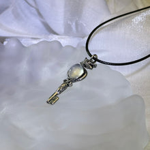 将图片加载到图库查看器，Moonstone Key Pendant Neckalce 冰长石月光石镶嵌钥匙吊坠项链
