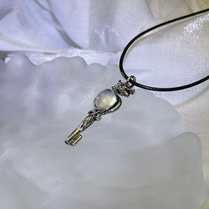 Moonstone Key Pendant Neckalce 冰长石月光石镶嵌钥匙吊坠项链