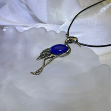 Load image into Gallery viewer, Lapis Lazuli Crane Pendant Necklace 青金石镶嵌仙鹤吊坠项链
